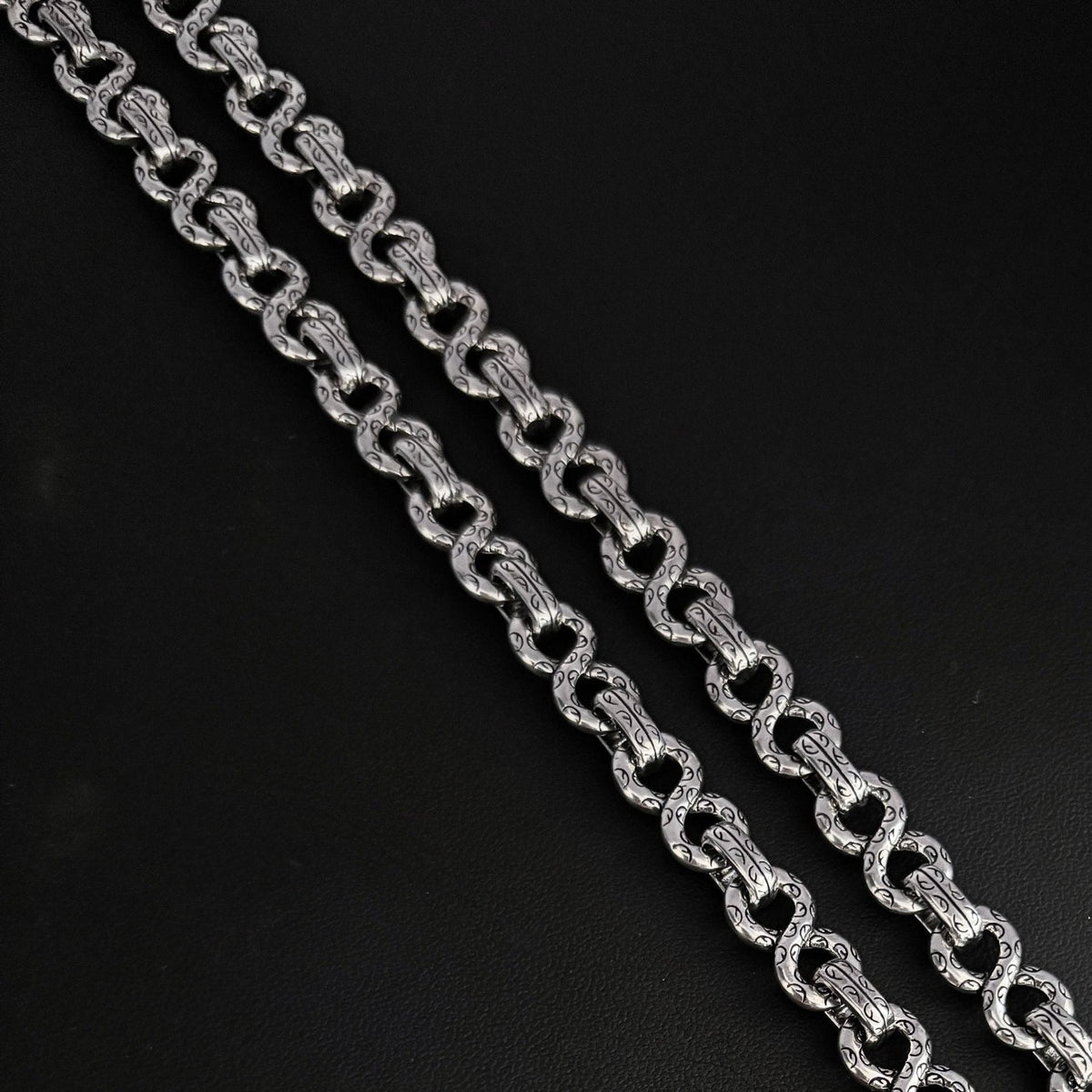 Chrome Hearts Retro Eternal Vine 8-shaped Necklace