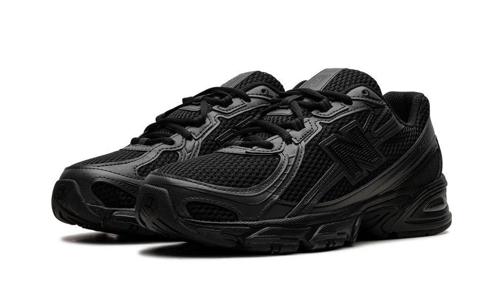 740 "Triple Black" U740BO2